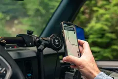 RAM® Mounts introduceert nieuwe Qi2 draadloze oplader
