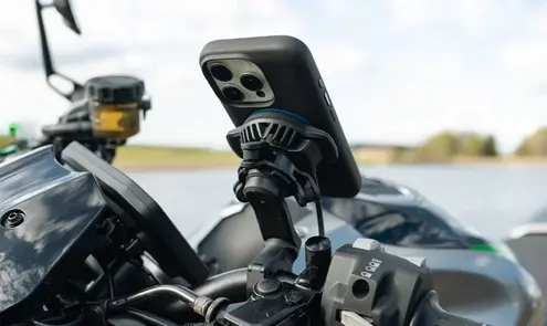 Wat zijn de beste telefoonhouders met draadloos opladen en vibratiedemper voor de motor?