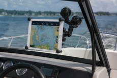 Hoe richt je jouw boot praktisch in? Bevestigingsoplossingen voor telefoon, tablet, GPS, camera en hengel