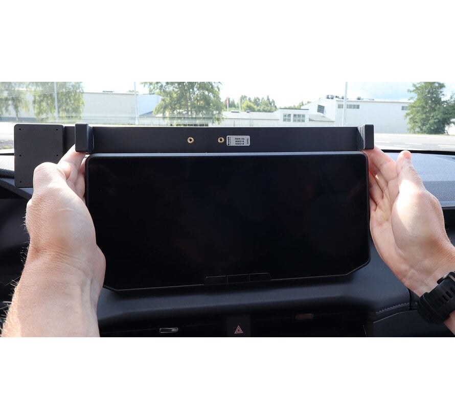 Proclip Toyota HiLux 27- Center screen mount 856316