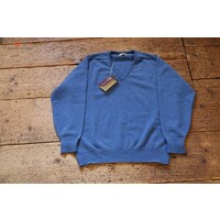 LEVEN 7092 Lambswool sweater VEE Neck Clyde Blue