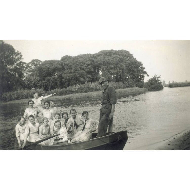Arnichem - Buitenplaats aan de Vecht. Historie van huis en Haersterveer
