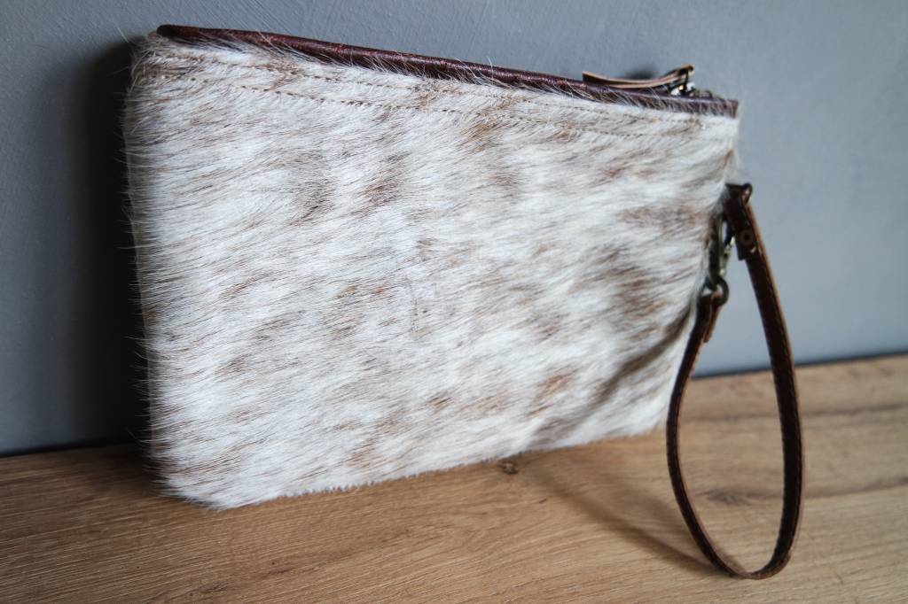 Koehuid clutch