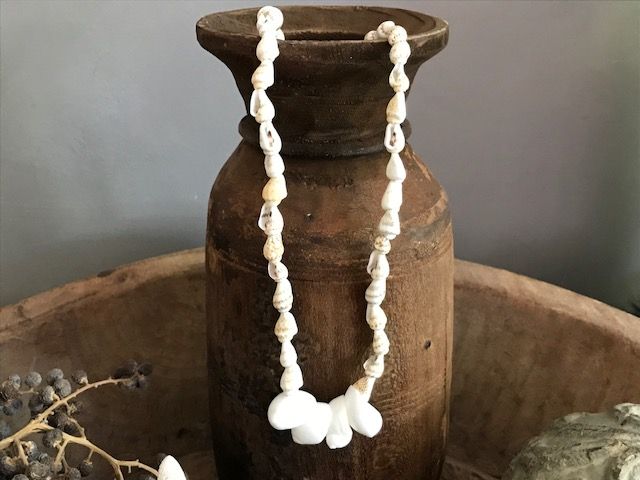 Schelpenketting witte schelp