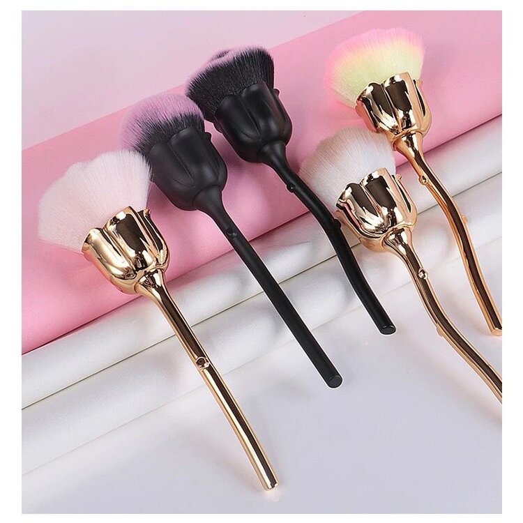 Mega Beauty Shop® Roses nail brush