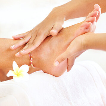 Mega Beauty Shop® Gelpolish op de tenen 2:1 €199,00,- incl. BTW Mega Beauty Shop® Gelpolish op de tenen 2:1 €199,00,- incl. BTW