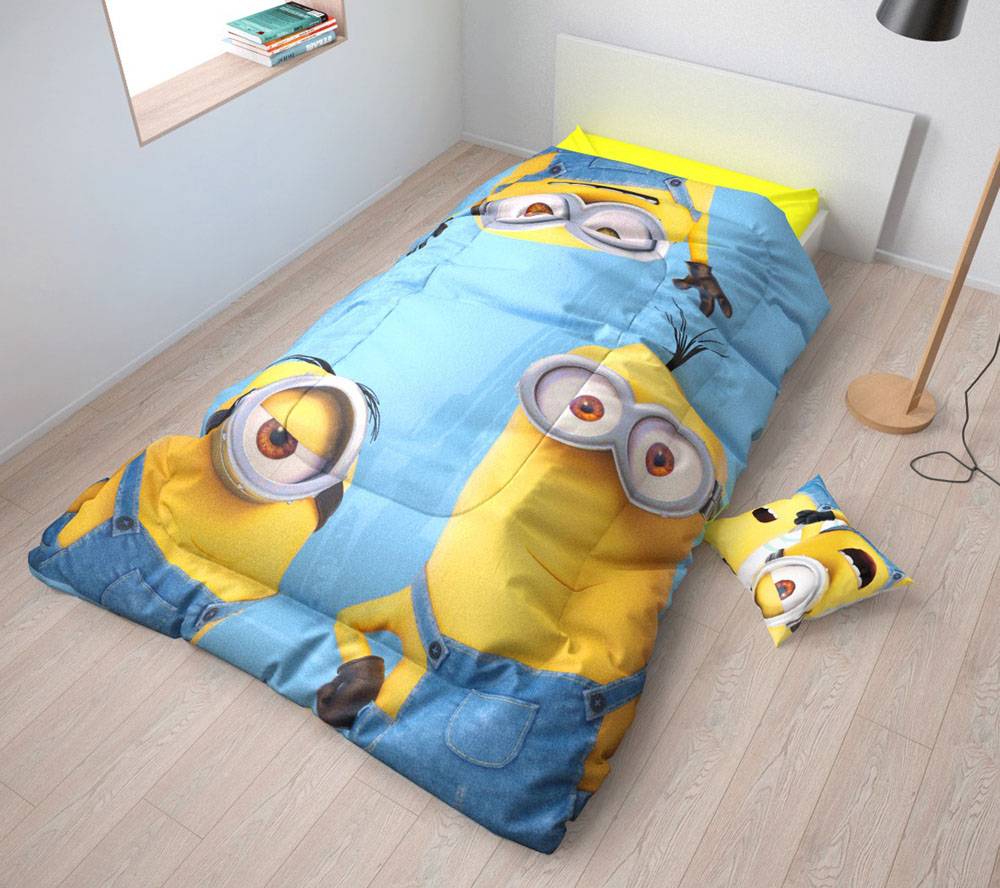 Universal Printed Quilt Minions Hi ! Blue