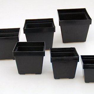 Macetas cuadradas negras 8x8x6,7 cm