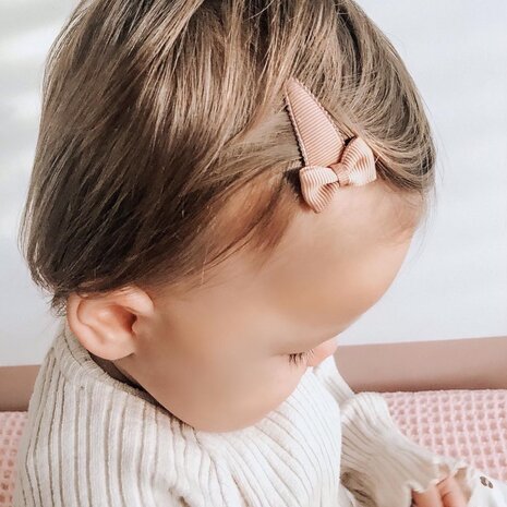 Your Little Miss Baby-Klick-Klack-Haarspangen mit Schleife - Nude tones