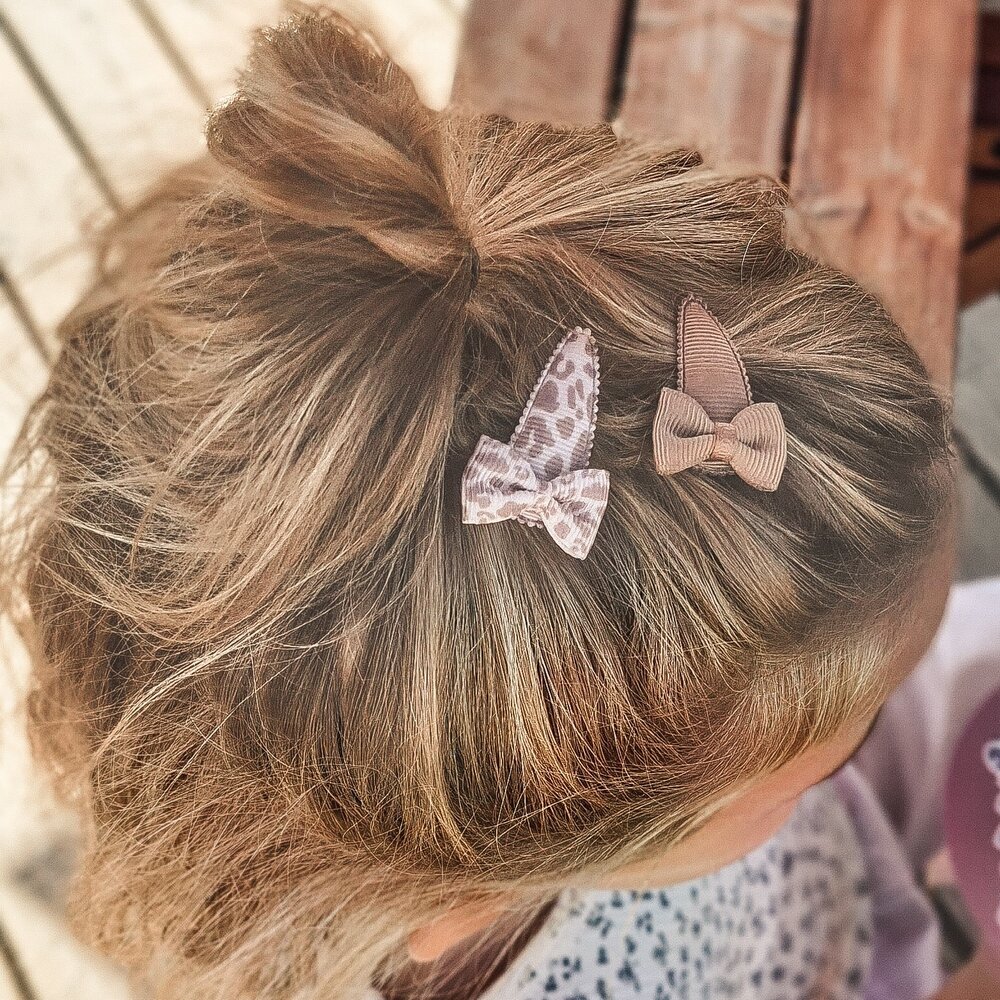 Your Little Miss Baby-Klick-Klack-Haarspangen mit Schleife - Nude animal