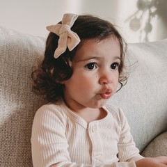 Your Little Miss Hair clip with knot and bow - creme muslin small