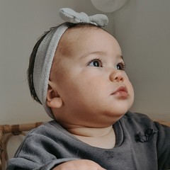 Your Little Miss Baby headband with knot - light grey muslin