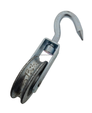 pulleys with spire hook