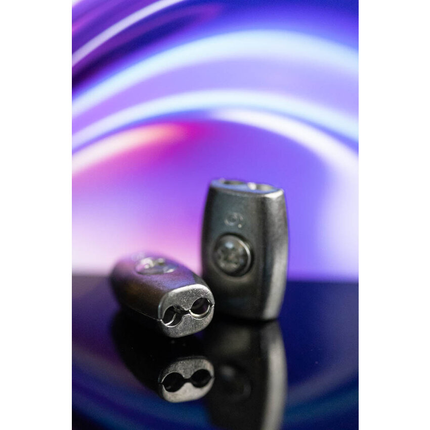 Egg-shaped wire clamps with cross screw. 2mm