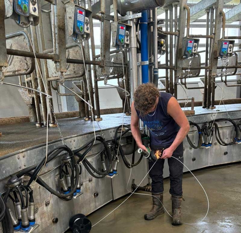 Noodstop Rode Staalkabel voor Melk Carrousel 