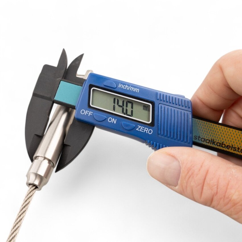 Digitaler Carbon-Messschieber 150 mm – Inklusive gratis 3-Meter-Maßband
