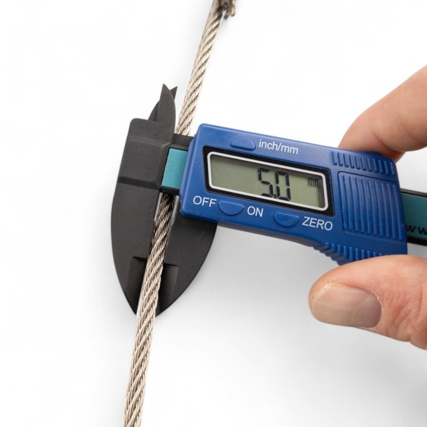 Digital Carbon Caliper 150 mm – Includes Free 3-Metre Tape Measure