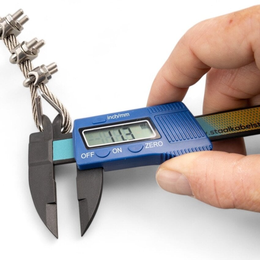 Digital Carbon Caliper 150 mm – Includes Free 3-Metre Tape Measure