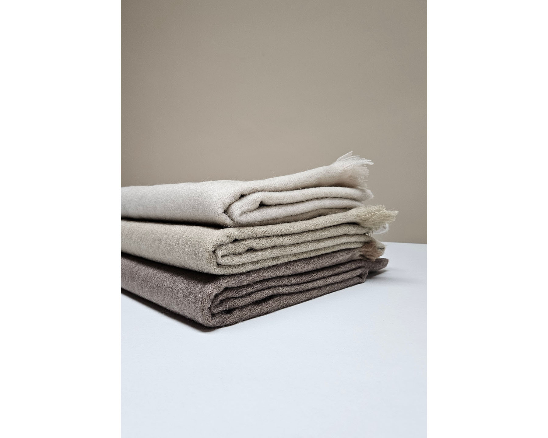 SLIM SOLID - Toasted Almond