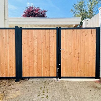 Dubbele dichte stalen poort met houtvulling
