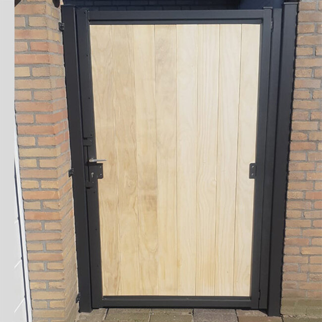 Stalen poort - Accoya hout