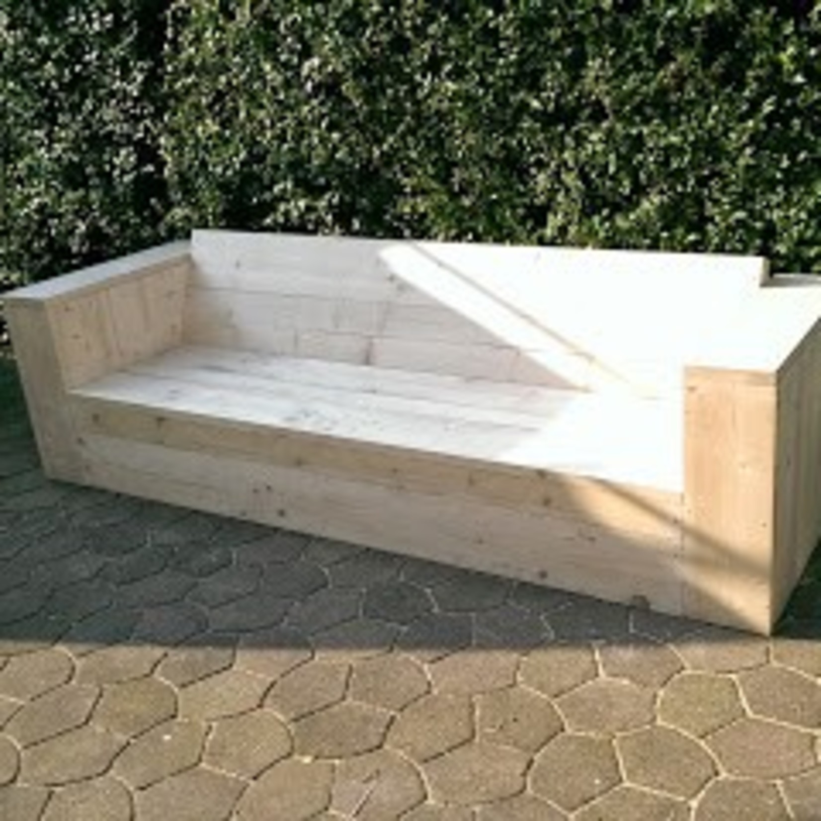 Tuinbank met 20 cm leuningen, zitting 50 cm diep