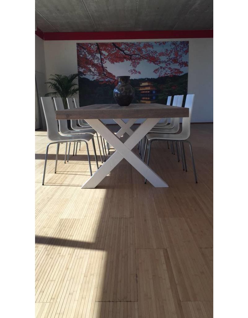 Eetkamertafel 100 cm breed tot 300 cm lang met houten X poten R De B