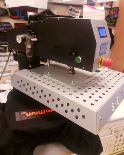 Custom Logo Bedrukken: In Overleg