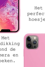 BASEY. Hoes Geschikt voor iPhone 13 Pro Hoesje Siliconen Back Cover Case Met 2x Screenprotector - Hoesje Geschikt voor iPhone 13 Pro Hoes Cover Hoesje - Lichtroze