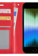 BASEY. Hoes Geschikt voor iPhone SE 2022 Hoesje Bookcase Hoes Flip Case Book Cover - Hoesje Geschikt voor iPhone SE (2022) Hoes Book Case Hoesje - Rood