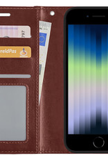 Nomfy Hoesje Geschikt voor iPhone SE 2022 Hoes Bookcase Flipcase Book Cover - Hoes Geschikt voor iPhone SE (2022) Hoesje Book Case - Bruin