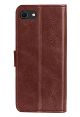 Nomfy Hoesje Geschikt voor iPhone SE 2022 Hoes Bookcase Flipcase Book Cover Met 2x Screenprotector - Hoes Geschikt voor iPhone SE (2022) Hoesje Book Case - Bruin
