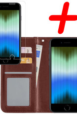 BASEY. Hoes Geschikt voor iPhone SE 2022 Hoesje Bookcase Hoes Flip Case Book Cover Met Screenprotector - Hoesje Geschikt voor iPhone SE (2022) Hoes Book Case Hoesje - Bruin