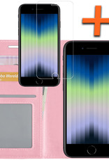 Nomfy Hoesje Geschikt voor iPhone SE 2022 Hoes Bookcase Flipcase Book Cover Met Screenprotector - Hoes Geschikt voor iPhone SE (2022) Hoesje Book Case - Lichtroze
