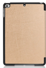 BASEY. Hoesje Geschikt voor iPad Air 2022 Hoes Case Tablet Hoesje Tri-fold - Hoes Geschikt voor iPad Air 5 2022 Hoesje Hard Cover Bookcase Hoes - Goud