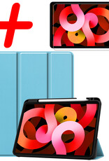 BASEY. Hoesje Geschikt voor iPad Air 2022 Hoes Case Tablet Hoesje Tri-fold Met Uitsparing Geschikt voor Apple Pencil Met Screenprotector - Hoes Geschikt voor iPad Air 5 2022 Hoesje Hard Cover Bookcase Hoes - Lichtblauw