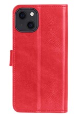 BASEY. Hoes Geschikt voor iPhone 13 Hoesje Bookcase Hoes Flip Case Book Cover Met 2x Screenprotector - Hoesje Geschikt voor iPhone 13 Hoes Book Case Hoesje - Rood