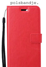 BASEY. Hoes Geschikt voor iPhone 13 Hoesje Bookcase Hoes Flip Case Book Cover Met 2x Screenprotector - Hoesje Geschikt voor iPhone 13 Hoes Book Case Hoesje - Rood