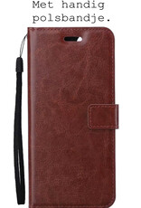 BASEY. Hoes Geschikt voor iPhone 13 Pro Hoesje Bookcase Hoes Flip Case Book Cover Met Screenprotector - Hoesje Geschikt voor iPhone 13 Pro Hoes Book Case Hoesje - Bruin