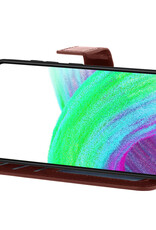 Nomfy Hoesje Geschikt voor Samsung A33 Hoes Bookcase Flipcase Book Cover Met 2x Screenprotector - Hoes Geschikt voor Samsung Galaxy A33 Hoesje Book Case - Bruin