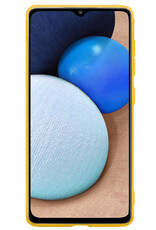 NoXx Hoes Geschikt voor Samsung A03s Hoesje Cover Siliconen Back Case Hoes Met 2x Screenprotector - Geel