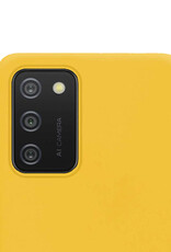 NoXx Hoes Geschikt voor Samsung A03s Hoesje Cover Siliconen Back Case Hoes Met 2x Screenprotector - Geel
