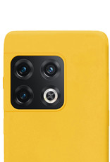 NoXx Hoes Geschikt voor OnePlus 10 Pro Hoesje Cover Siliconen Back Case Hoes - Geel