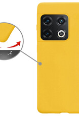 Nomfy Hoesje Geschikt voor OnePlus 10 Pro Hoesje Siliconen Cover Case Met 2x Screenprotector - Hoes Geschikt voor OnePlus 10 Pro Hoes Back Case - Geel