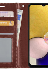 NoXx Hoes Geschikt voor Samsung A13 5G Hoesje Book Case Hoes Flip Cover Wallet Bookcase - Bruin