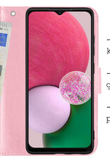 BASEY. Hoes Geschikt voor Samsung A13 5G Hoesje Bookcase Hoes Flip Case Book Cover Met 2x Screenprotector - Hoesje Geschikt voor Samsung Galaxy A13 5G Hoes Book Case Hoesje - Lichtroze