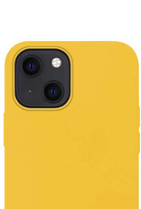 NoXx Hoes Geschikt voor iPhone 13 Hoesje Cover Siliconen Back Case Hoes Met 2x Screenprotector - Geel