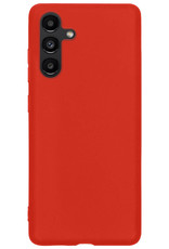 NoXx Samsung Galaxy A13 5G Hoesje Back Cover Siliconen Case Hoes Met Screenprotector - Rood