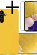 NoXx Hoes Geschikt voor Samsung A13 5G Hoesje Cover Siliconen Back Case Hoes Met Screenprotector - Geel
