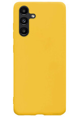 NoXx Hoes Geschikt voor Samsung A13 5G Hoesje Cover Siliconen Back Case Hoes - Geel